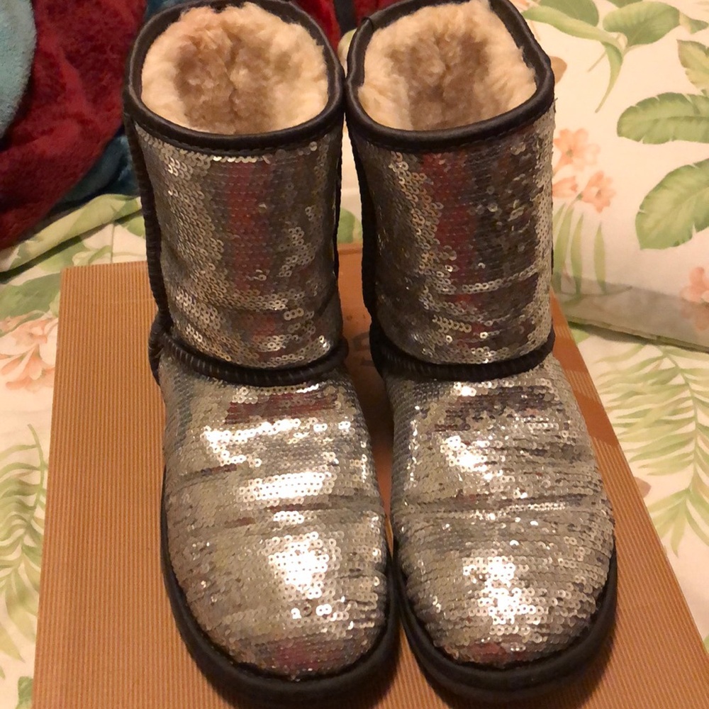 UGG Classic Short Sparkles